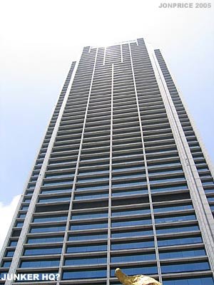 A govenment building that doesnt quite reflect the Omni, but the closest thing to it in Kobe - probably.